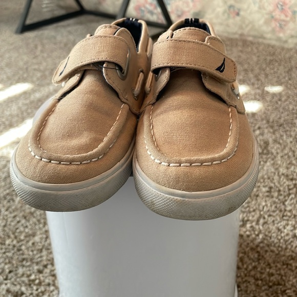 Kids size 11 Nica shoes - Picture 1 of 3
